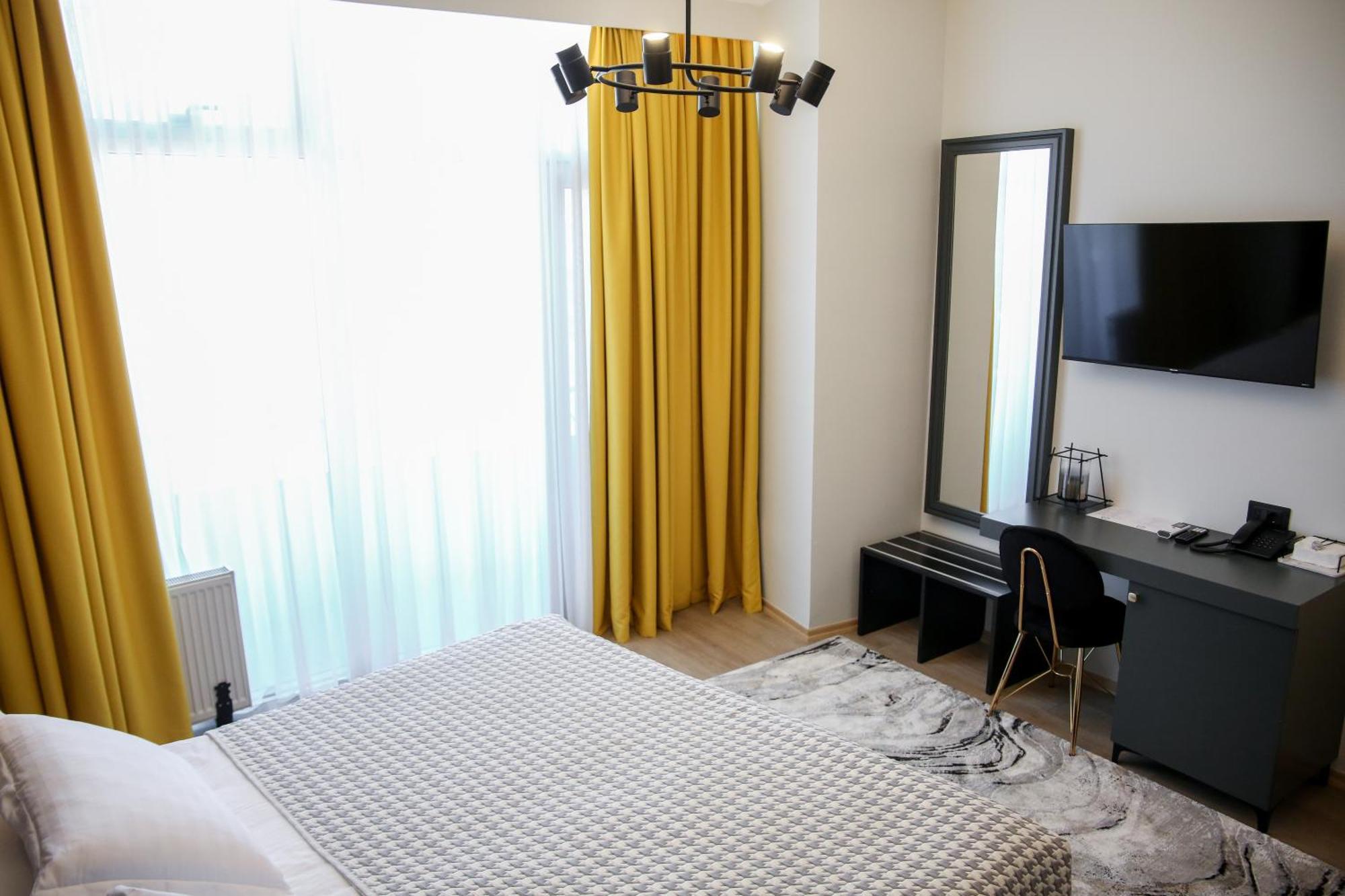 Sky Hotel 4*